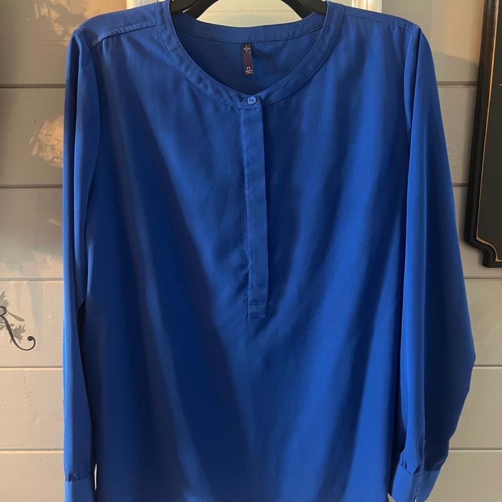 Blue Casual Button Down Shirt with Soft Fabric